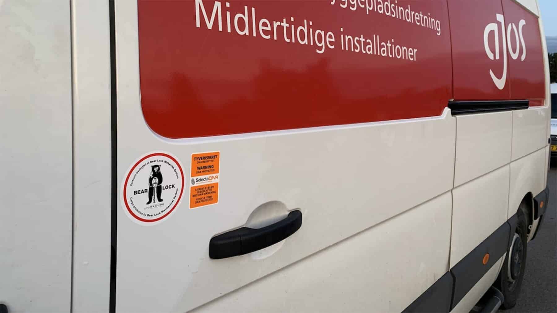 Unisecure - skiltning på varevogn